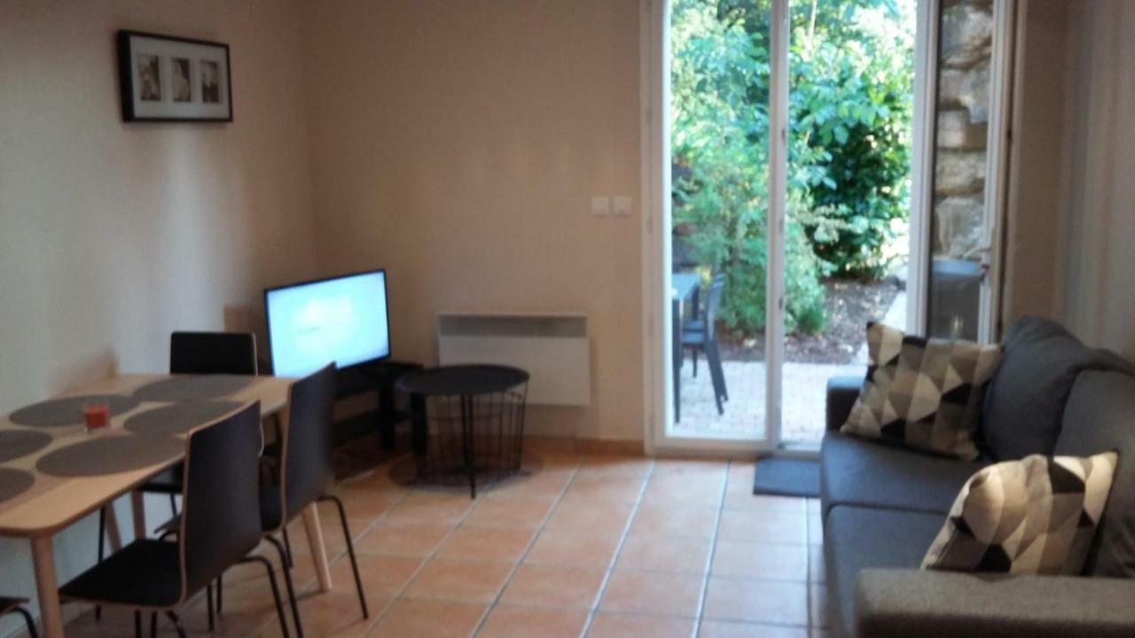 Appartement dans propriété calme en pleine nature Charbonnières-les-Bains Esterno foto