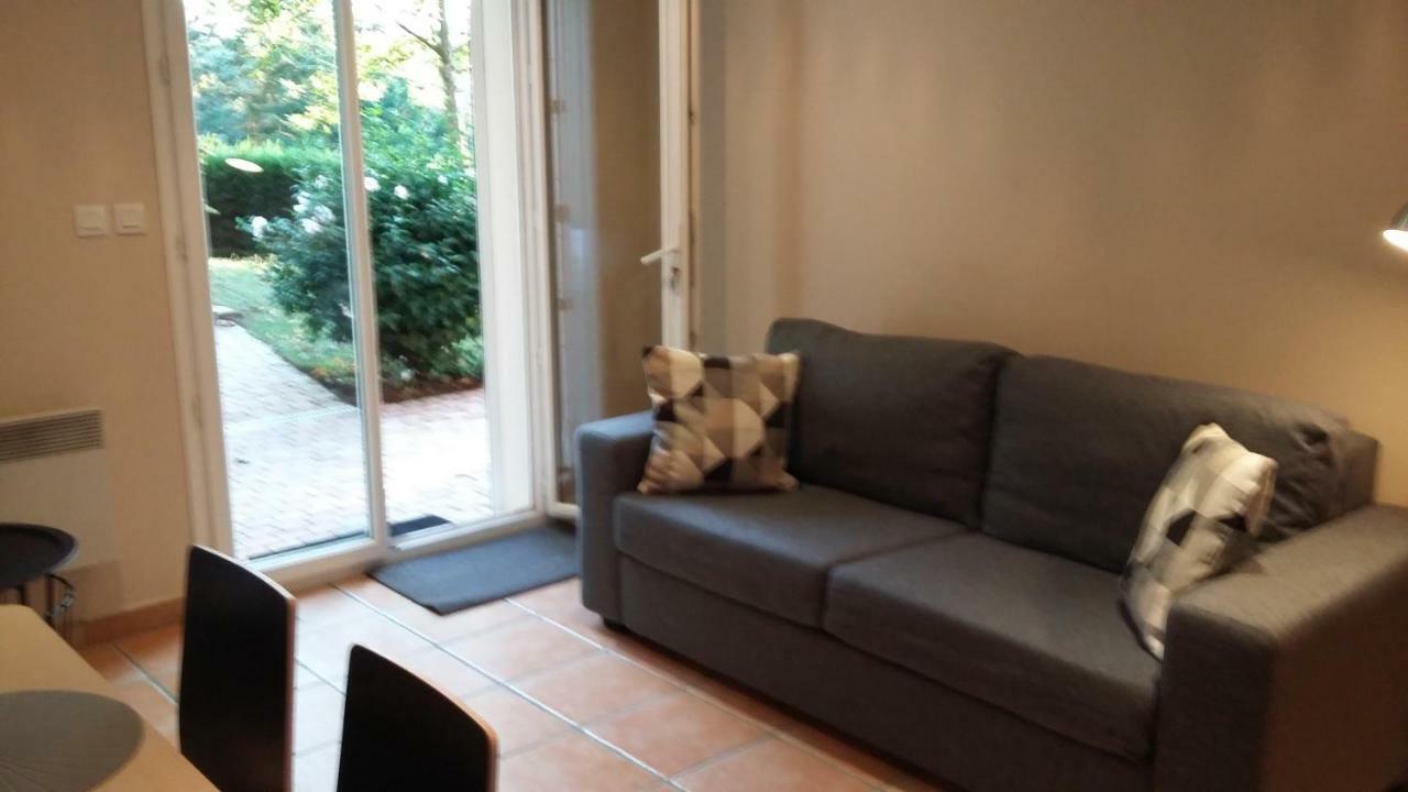 Appartement dans propriété calme en pleine nature Charbonnières-les-Bains Esterno foto