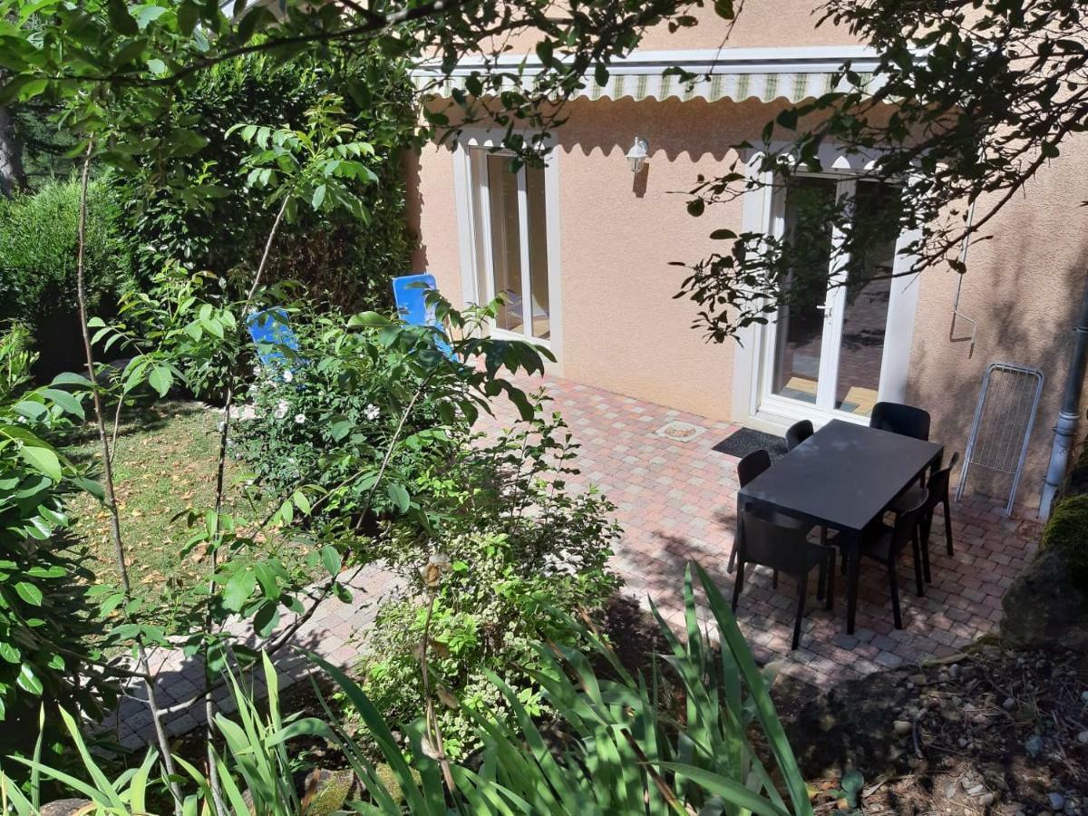 Appartement dans propriété calme en pleine nature Charbonnières-les-Bains Esterno foto